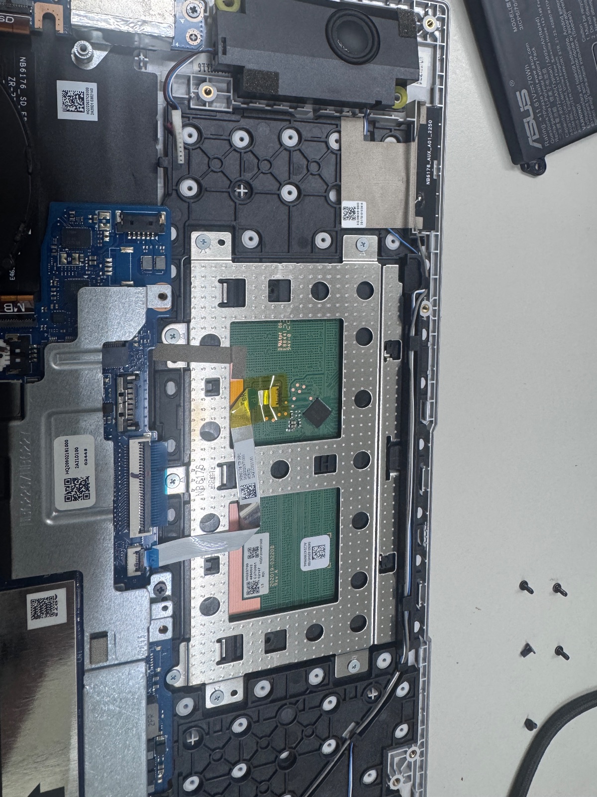 華碩筆電主機板觸控板排線新北筆電維修
