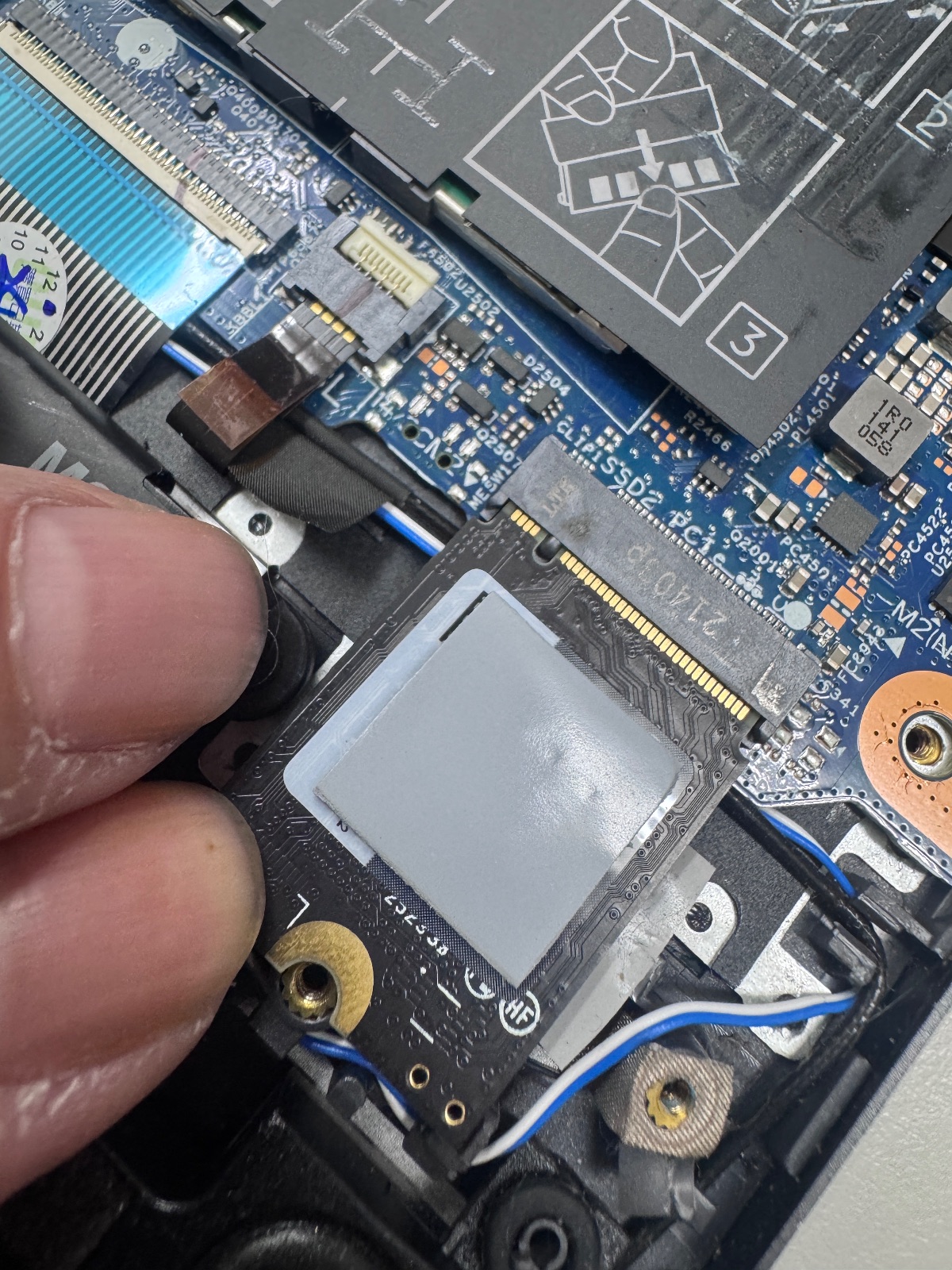 2230 SSD 背面散熱導熱貼處理 新北市筆電加裝硬碟